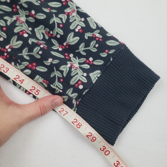 LC Lauren Conrad Holiday Holly Berry Pajamas Set Women's Size Medium - Picture 10 of 13